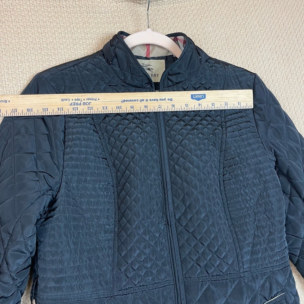 Burberry Black Quilted Coat w/o belt - Picture 8 of 16